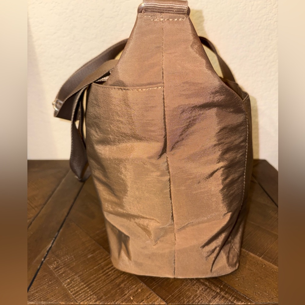 ❤️Baggallini Laptop Tote Bag NWOT Travel Work Nylon Crossbody Brown Lightweight - Picture 3 of 8